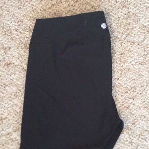 T by Talbots Black knit capris